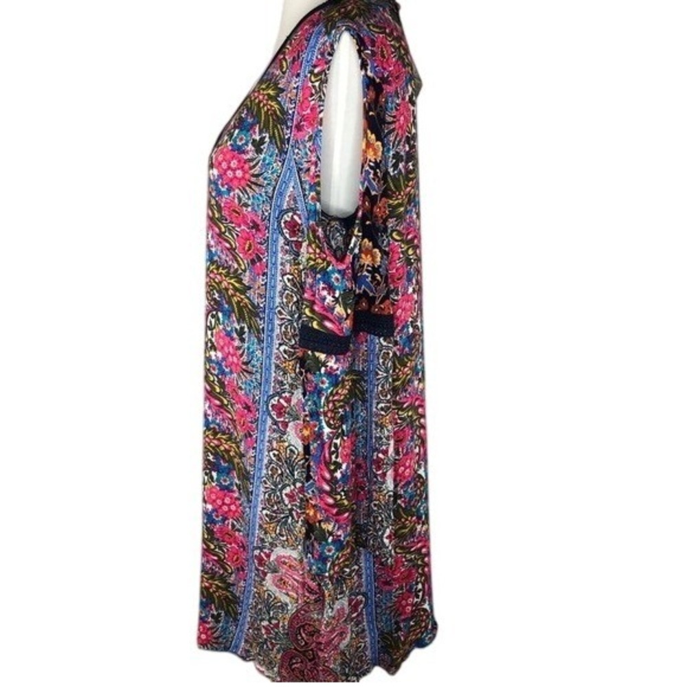 Cupio Womens Paisley Floral Patchwork Cold Shoulder Crochet V-Neck Shift Dress - Picture 3 of 5